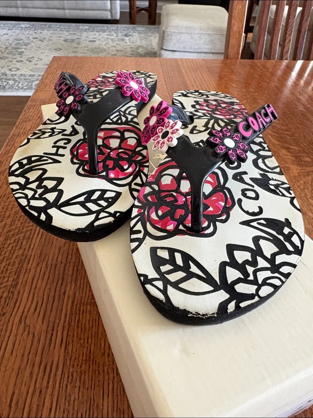 Coach Kerrie jelly print flip flops
